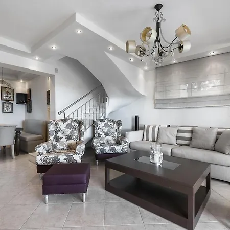 Breathtaking Villa, Nilie Hospitality Mgmt *