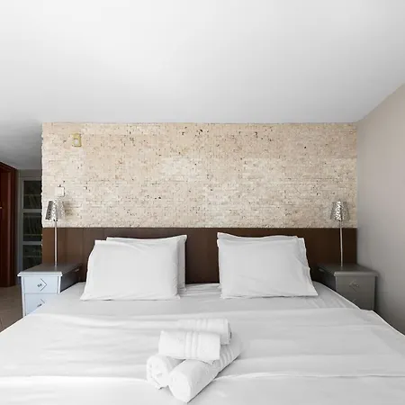 Breathtaking Villa, Nilie Hospitality Mgmt Apartment