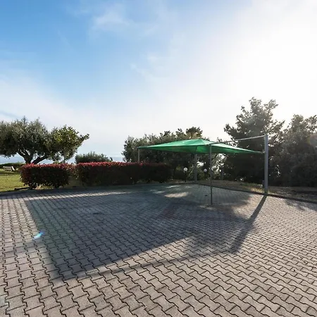 Breathtaking Villa, Nilie Hospitality Mgmt Apartament