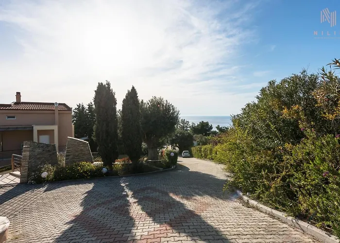 Breathtaking Villa, Nilie Hospitality Mgmt Apartament *