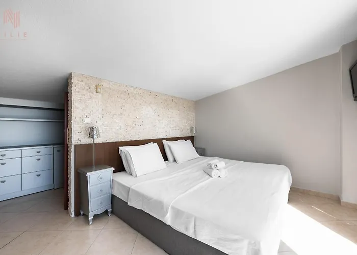 Breathtaking Villa, Nilie Hospitality Mgmt